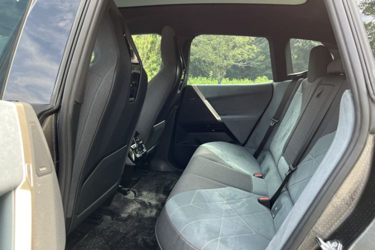 Used BMW iX 2022 xDrive40 Interior 8