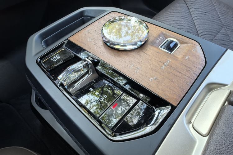 Used BMW iX 2022 xDrive40 Interior 8