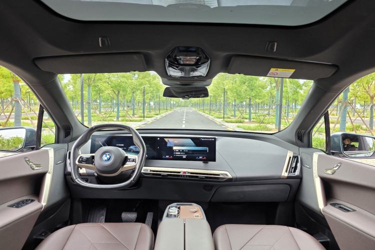 Used BMW iX 2022 xDrive40 Interior 9