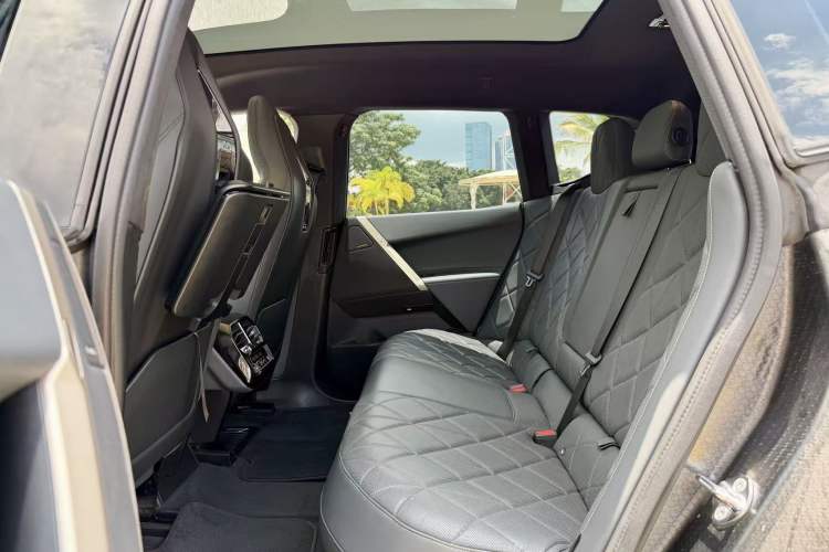 Used BMW iX 2022 xDrive40 Interior 9