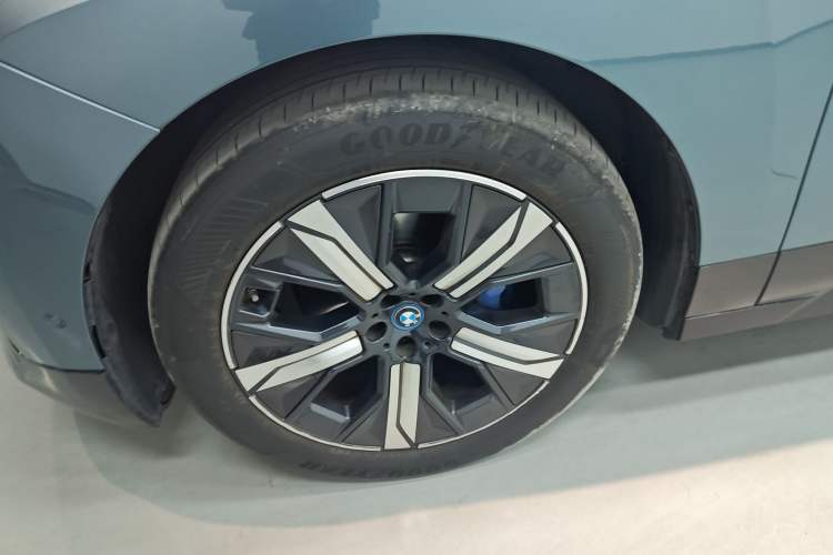 Used BMW iX 2022 xDrive50 Left Front Wheel Hub