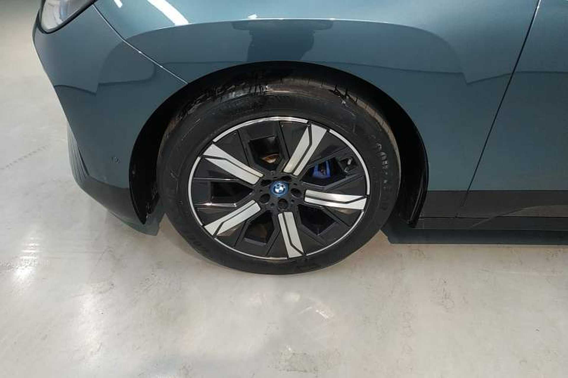 Used BMW iX 2022 xDrive40 Left Front Wheel Hub