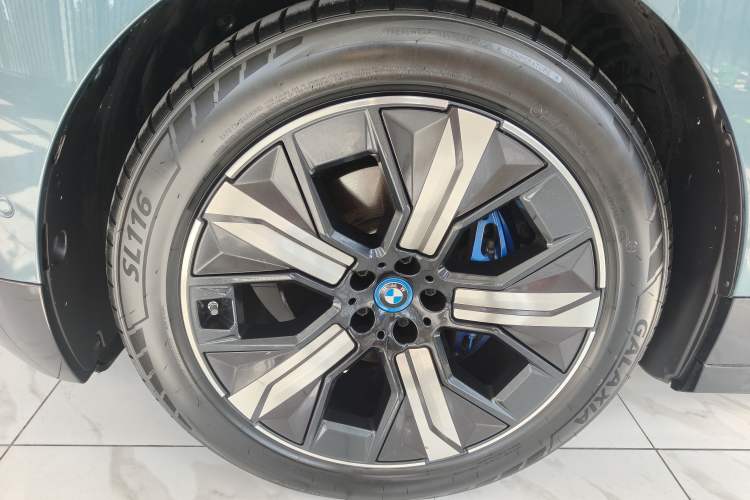 Used BMW iX 2022 xDrive40 Left Front Wheel Hub