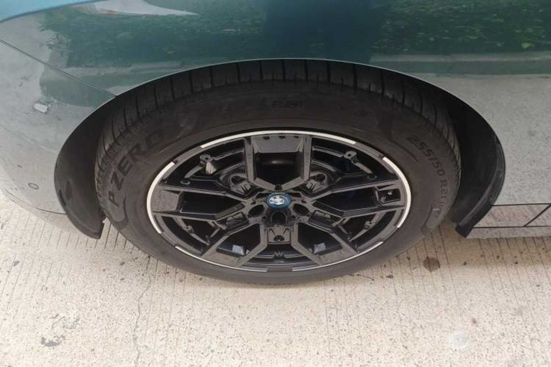 Used BMW iX 2022 xDrive40 Left Front Wheel Hub