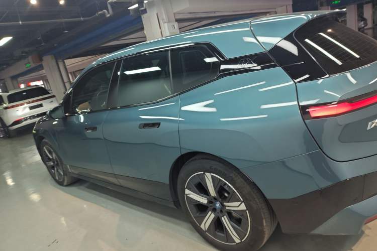 Used BMW iX 2022 xDrive50 Left Side