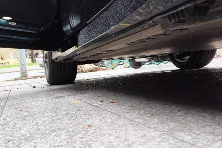 Used BMW iX 2022 xDrive40 Left Side Sill