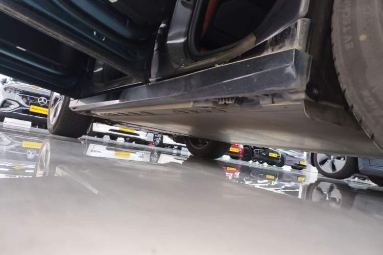 Used BMW iX 2022 xDrive50 Left Side Sill