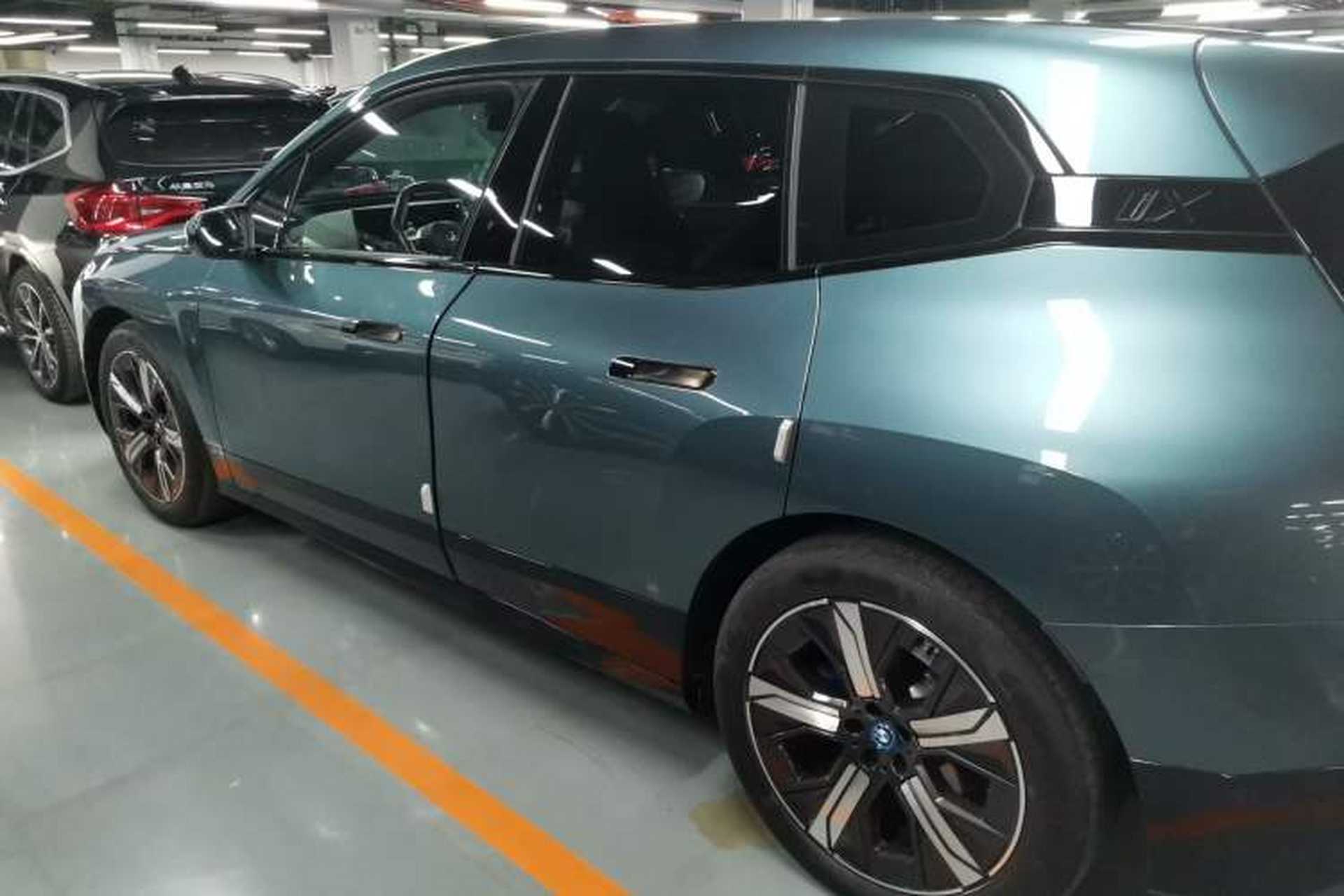 Used BMW iX 2022 xDrive40 Left Side