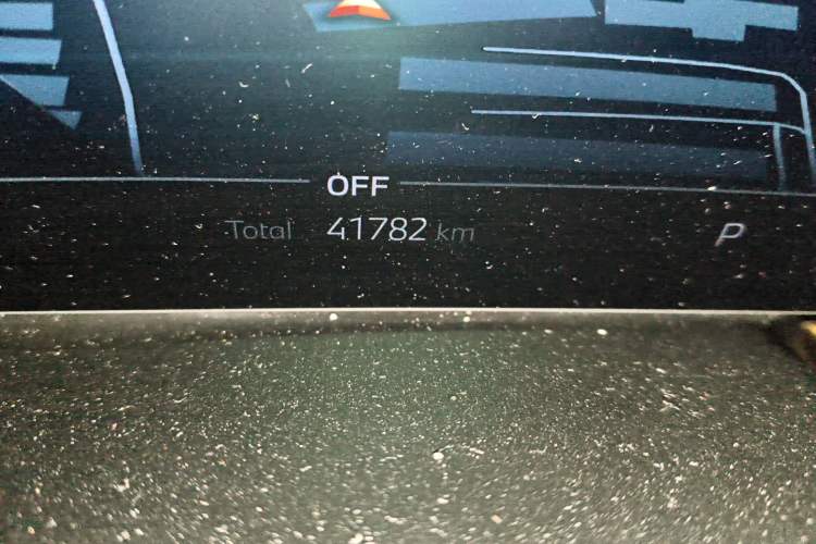 Used BMW iX 2022 xDrive40 Odometer Close Up
