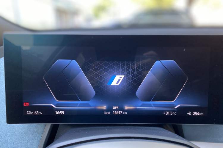 Used BMW iX 2022 xDrive40 Odometer Close Up