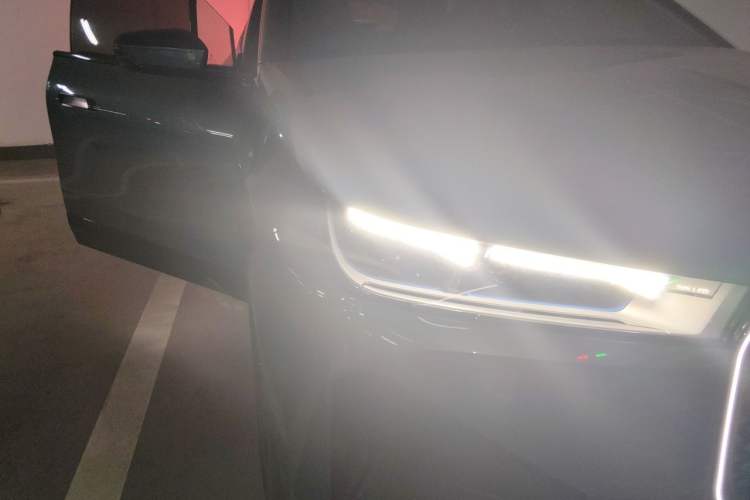 Used BMW iX 2022 xDrive40 Right Front Headlight
