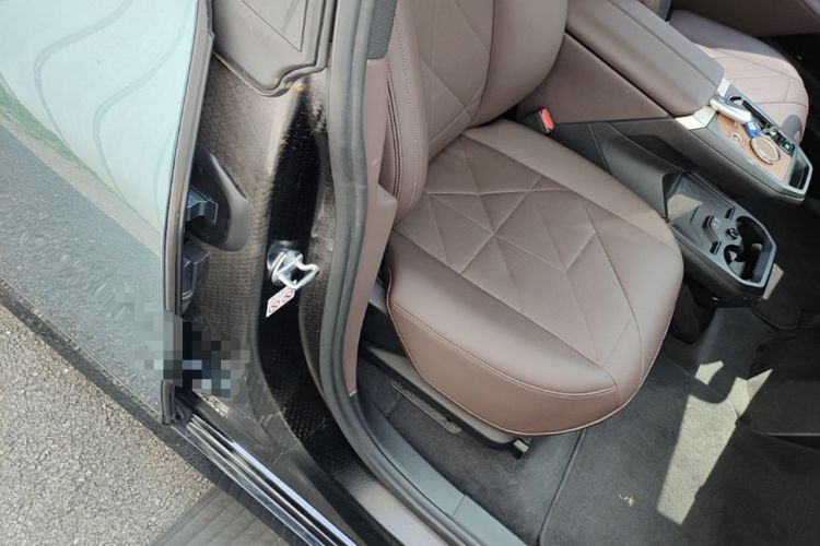 Used BMW iX 2022 xDrive40 Right Front Seat