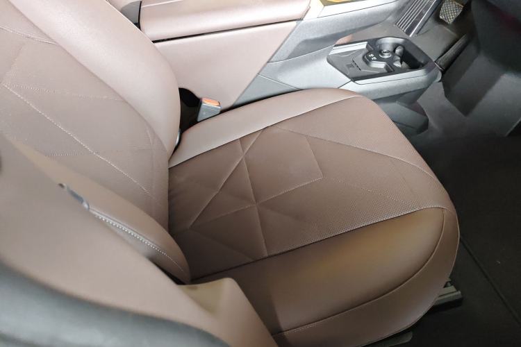 Used BMW iX 2022 xDrive40 Right Front Seat