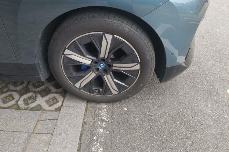 Used BMW iX 2022 xDrive40 Right Front Wheel Hub