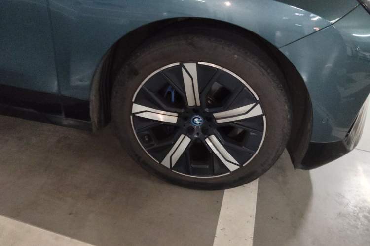 Used BMW iX 2022 xDrive40 Right Front Wheel Hub
