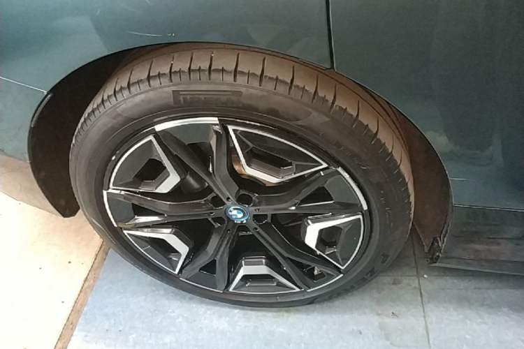 Used BMW iX 2022 xDrive40 Right Rear Wheel Hub