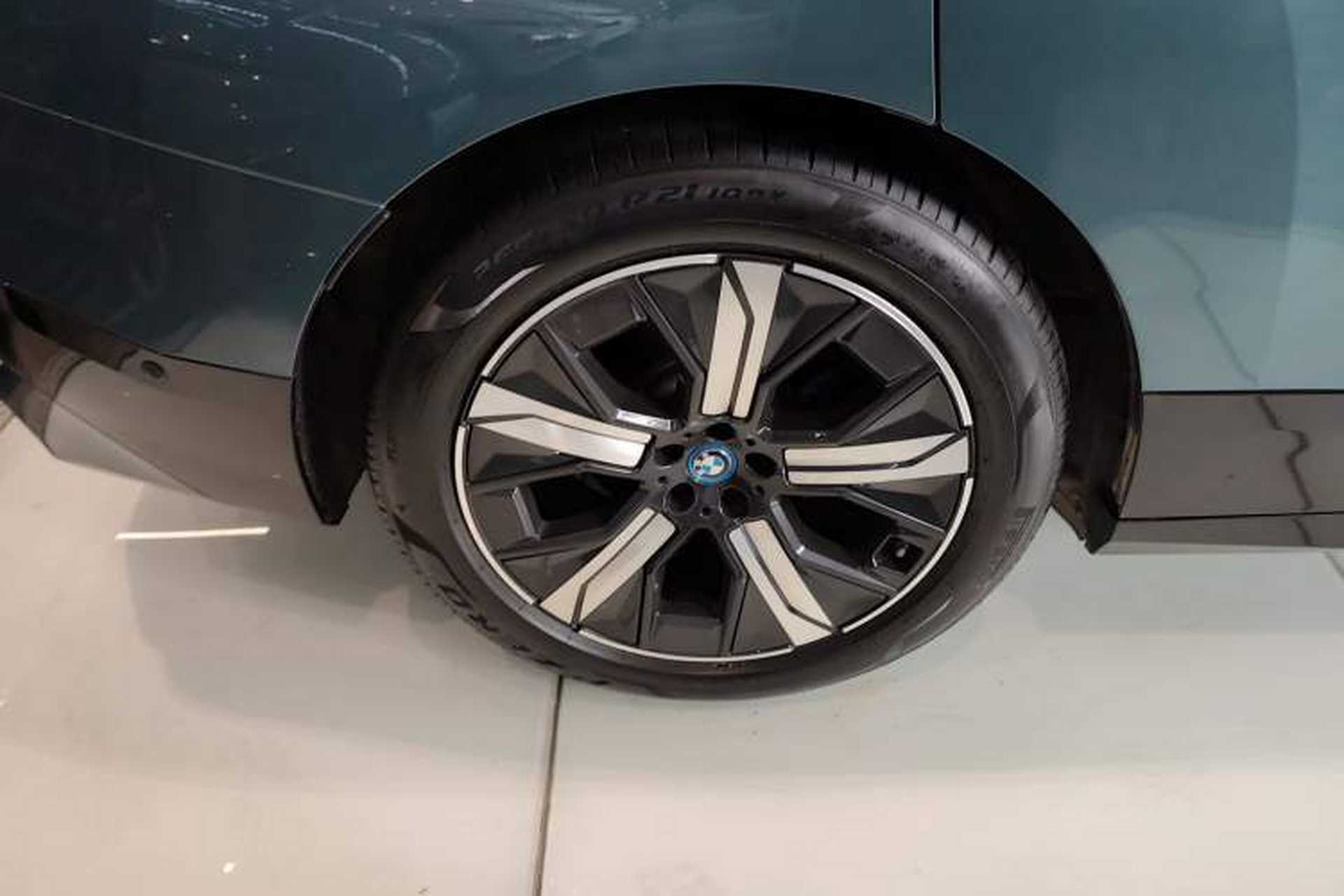 Used BMW iX 2022 xDrive40 Right Rear Wheel Hub