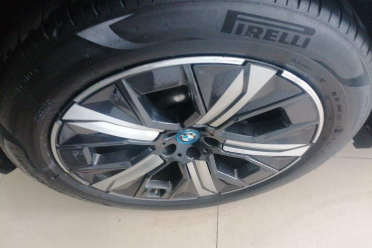 Used BMW iX 2022 xDrive40 Right Rear Wheel Hub