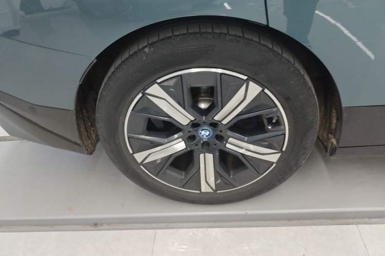 Used BMW iX 2022 xDrive40 Right Rear Wheel Hub