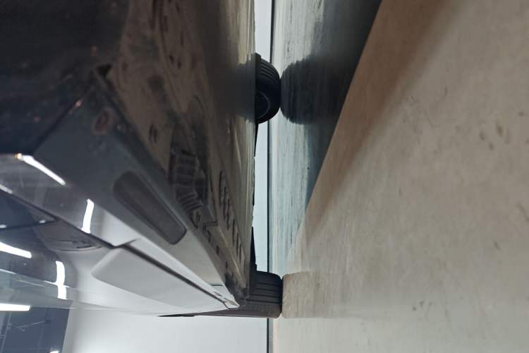 Used BMW iX 2022 xDrive50 Right Side Sill