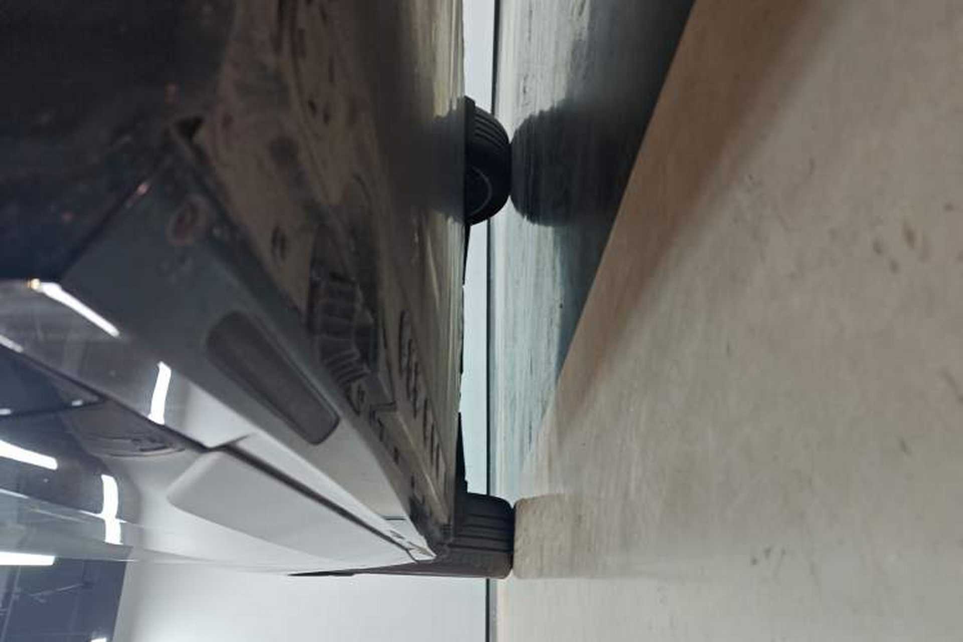 Used BMW iX 2022 xDrive50 Right Side Sill