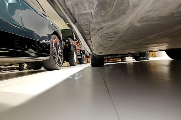 Used BMW iX 2022 xDrive50 Right Side Sill