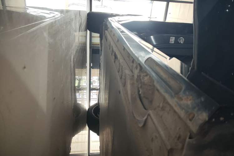 Used BMW iX 2022 xDrive40 Right Side Sill