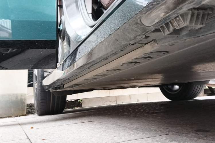 Used BMW iX 2022 xDrive40 Right Side Sill