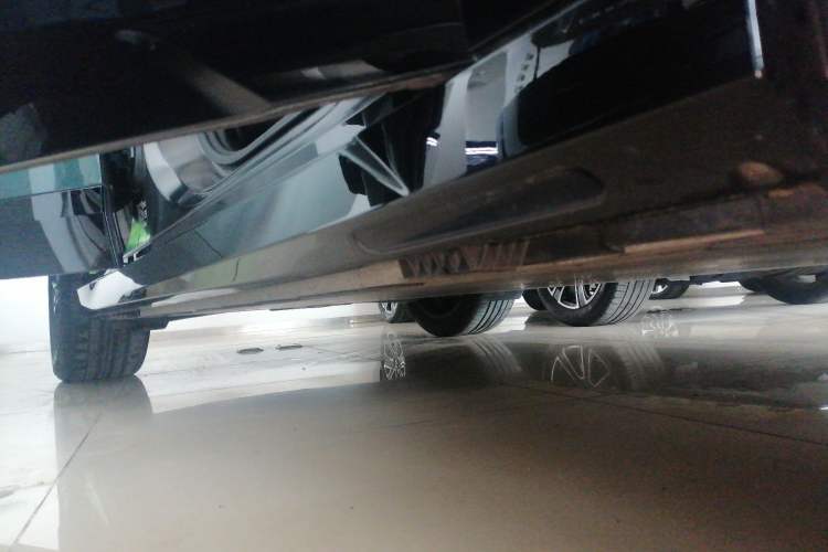 Used BMW iX 2022 xDrive40 Right Side Sill