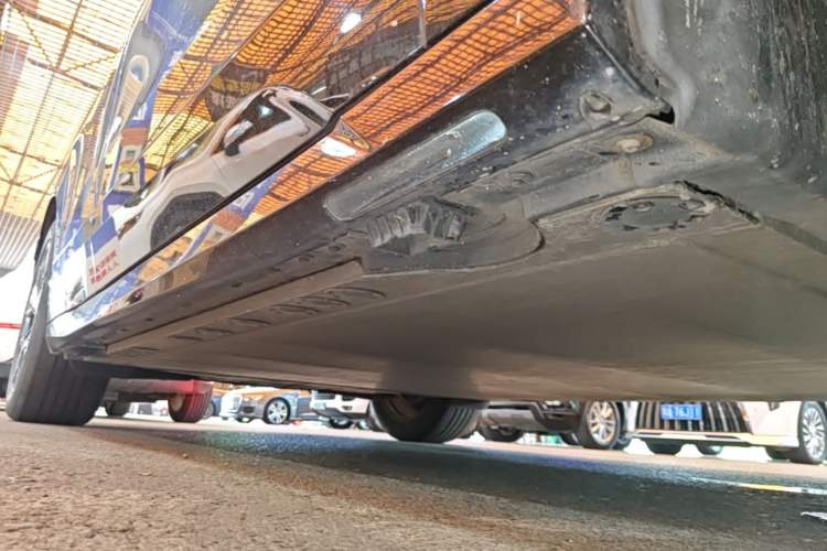 Used BMW iX 2022 xDrive40 Right Side Sill