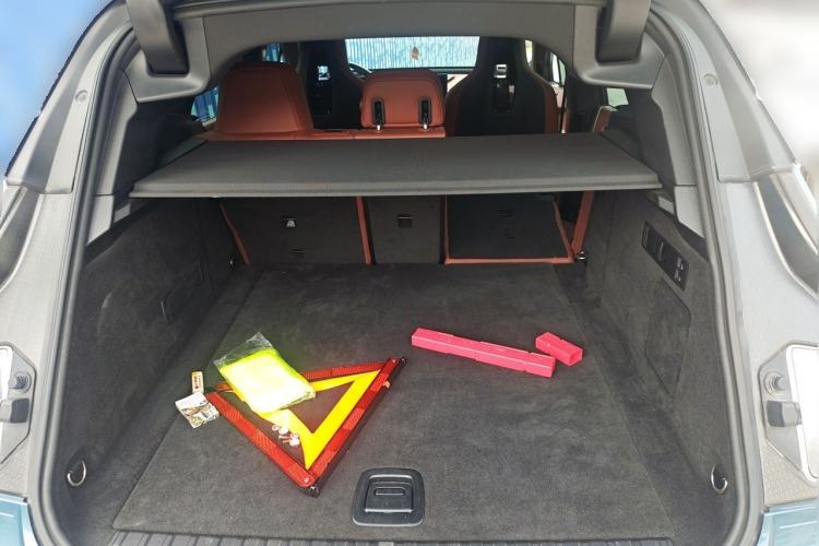 Used BMW iX 2022 xDrive40 Trunk