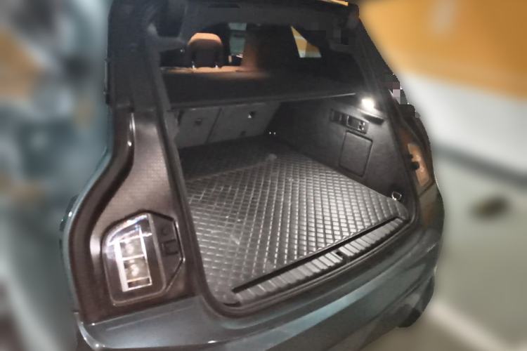 Used BMW iX 2022 xDrive40 Trunk