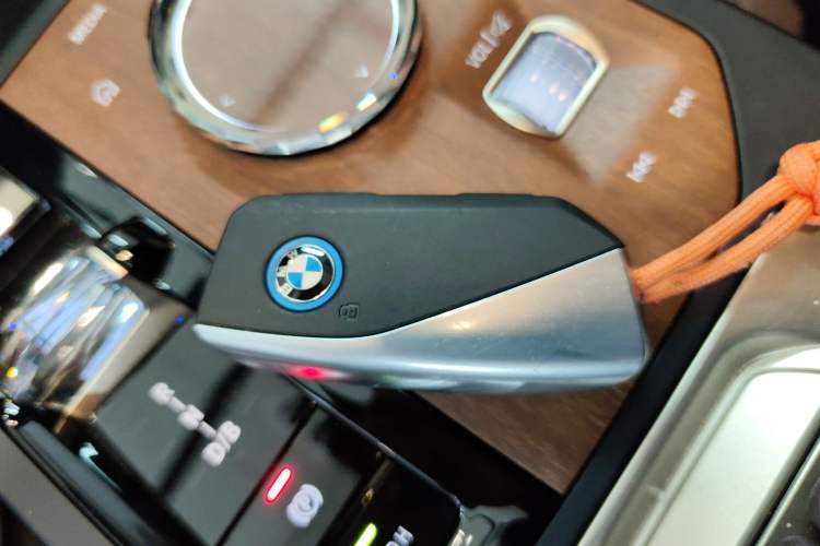 Used BMW iX 2022 xDrive40 Vehicle Key