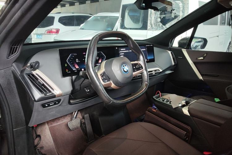 Used BMW iX 2022 xDrive40 Center Console