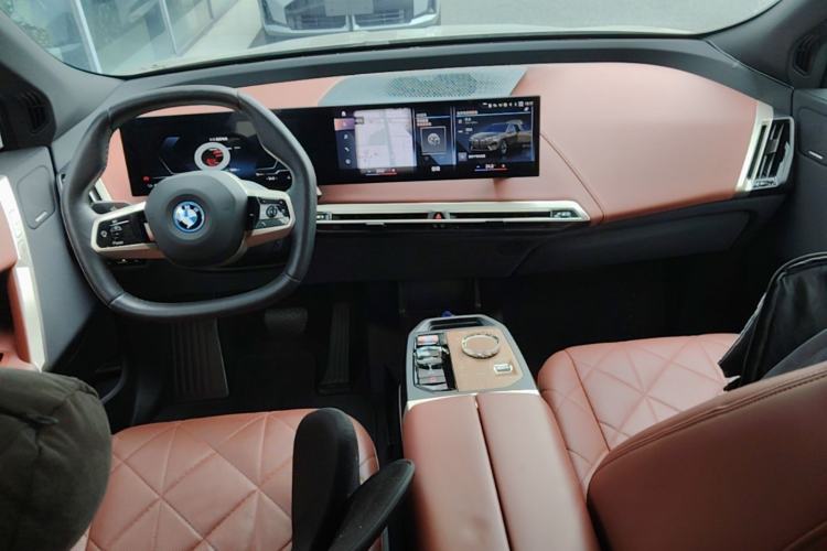Used BMW iX 2022 xDrive50 Center Console