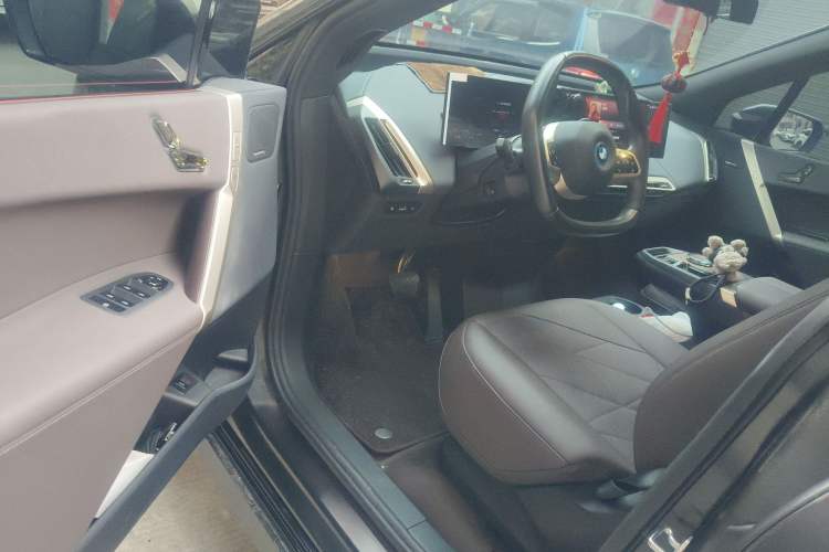 Used BMW iX 2022 xDrive40 Driver Seat