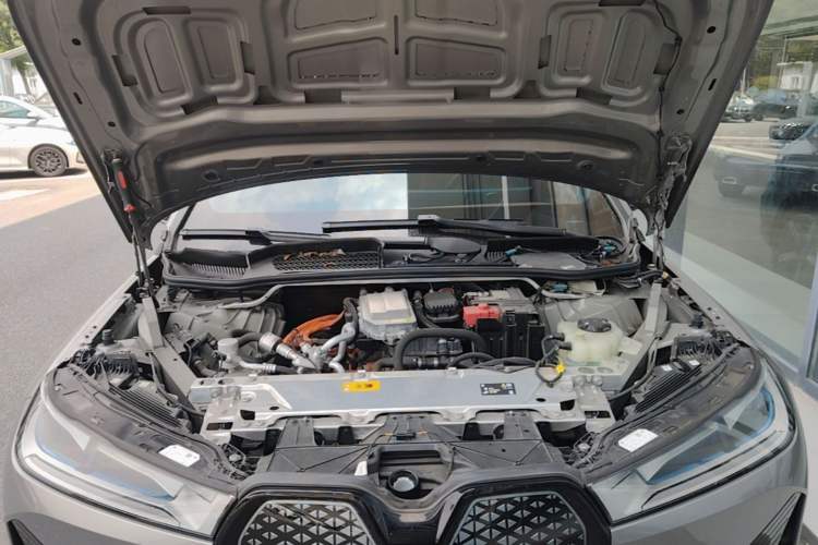 Used BMW iX 2022 xDrive50 Engine Bay