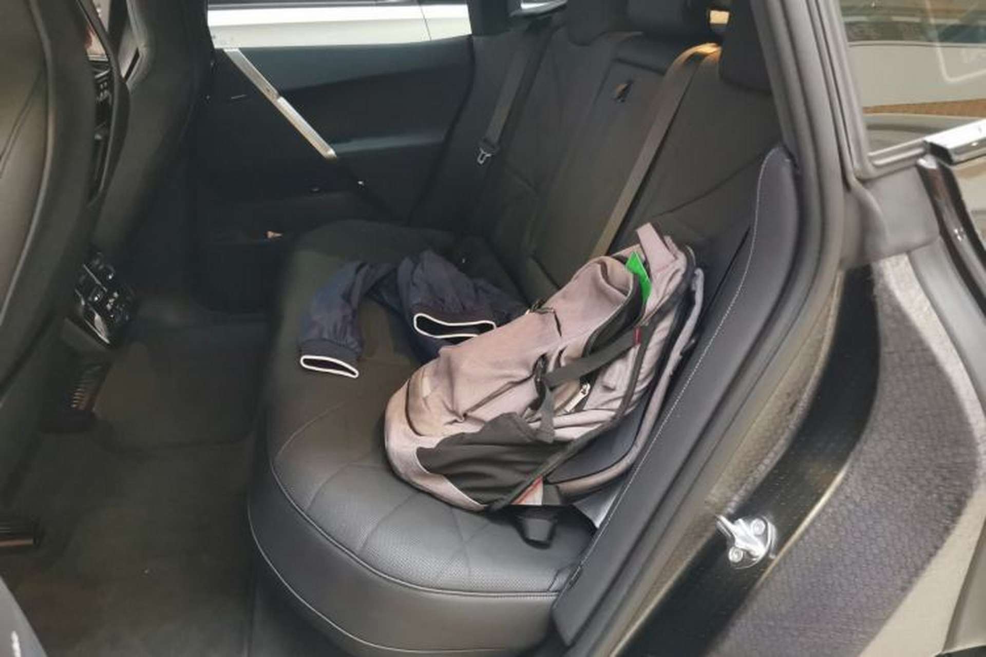 Used BMW iX 2022 xDrive40 Interior 4