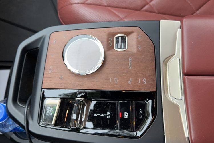 Used BMW iX 2022 xDrive50 Interior 6