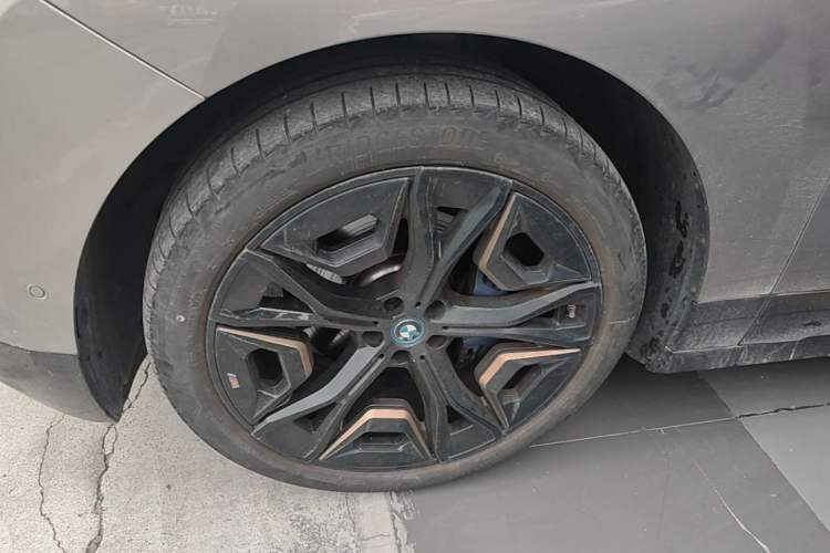 Used BMW iX 2022 M60 Left Front Wheel Hub