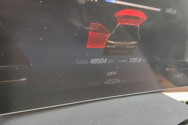 Used BMW iX 2022 xDrive50 Odometer Close Up