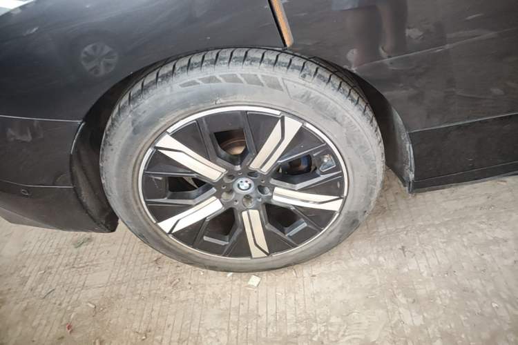 Used BMW iX 2022 xDrive40 Right Rear Wheel Hub