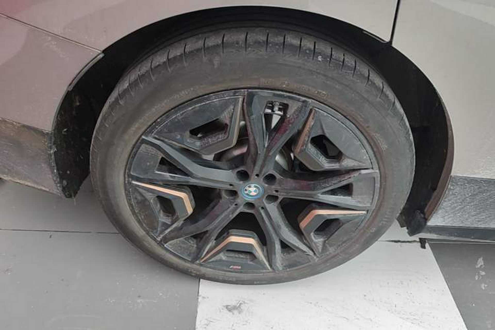 Used BMW iX 2022 M60 Right Rear Wheel Hub
