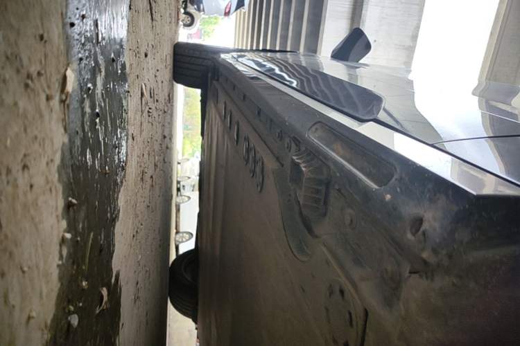 Used BMW iX 2022 xDrive40 Right Side Sill