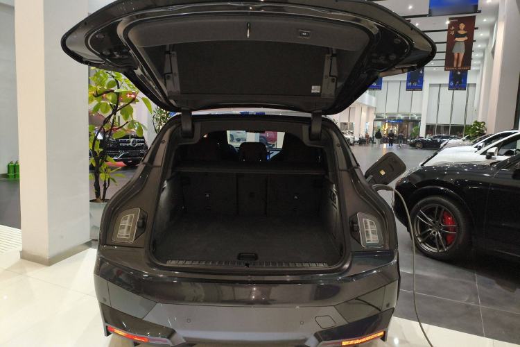 Used BMW iX 2022 xDrive40 Trunk