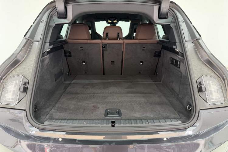 Used BMW iX 2022 xDrive40 Trunk