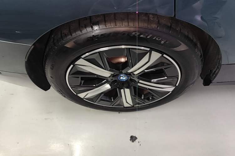 Used BMW iX 2022 xDrive40 Right Rear Wheel Hub