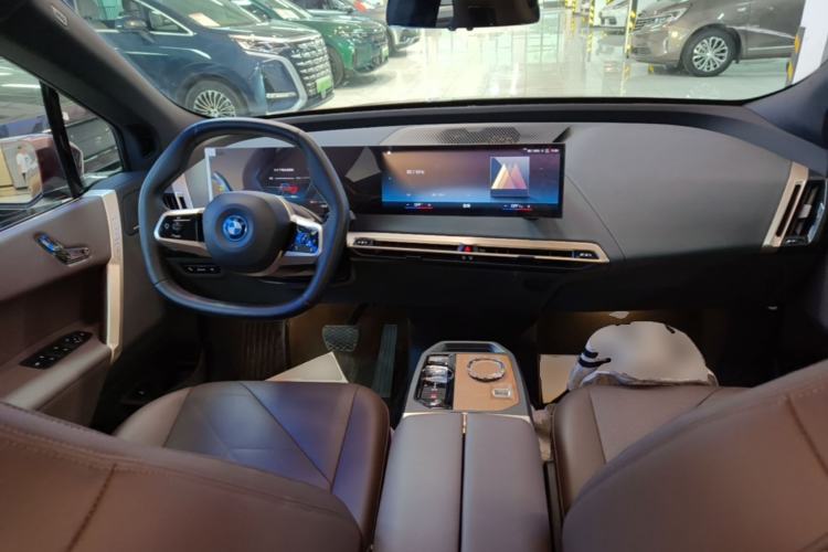 Used BMW iX 2022 xDrive40 Center Console