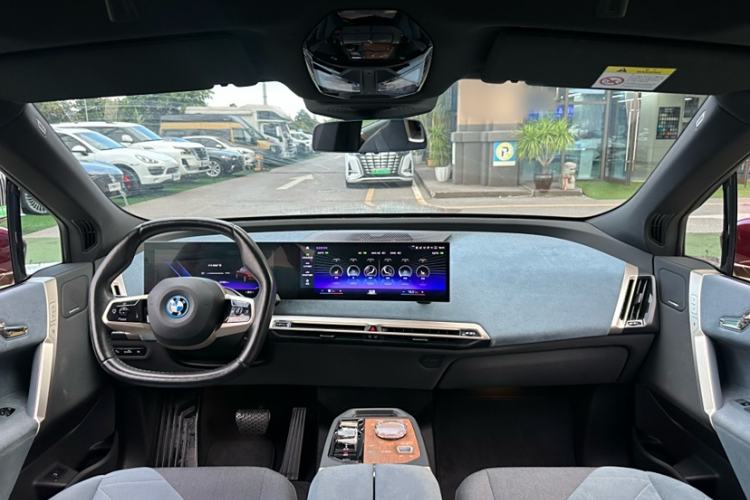 Used BMW iX 2022 xDrive40 Interior 5
