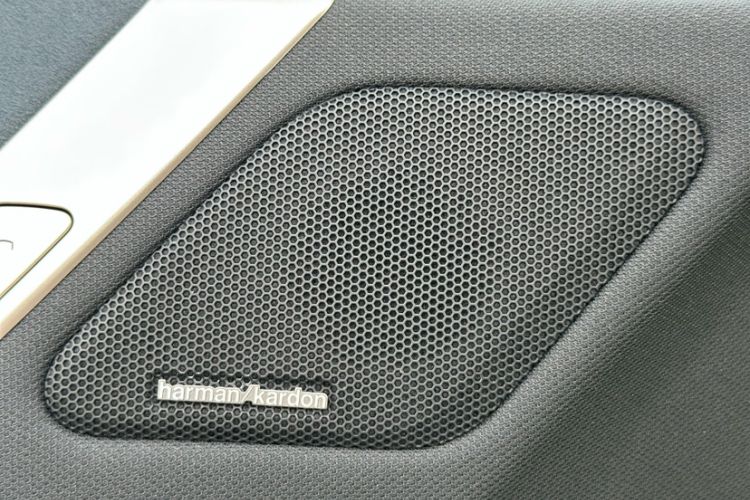 Used BMW iX 2022 xDrive40 Interior 6